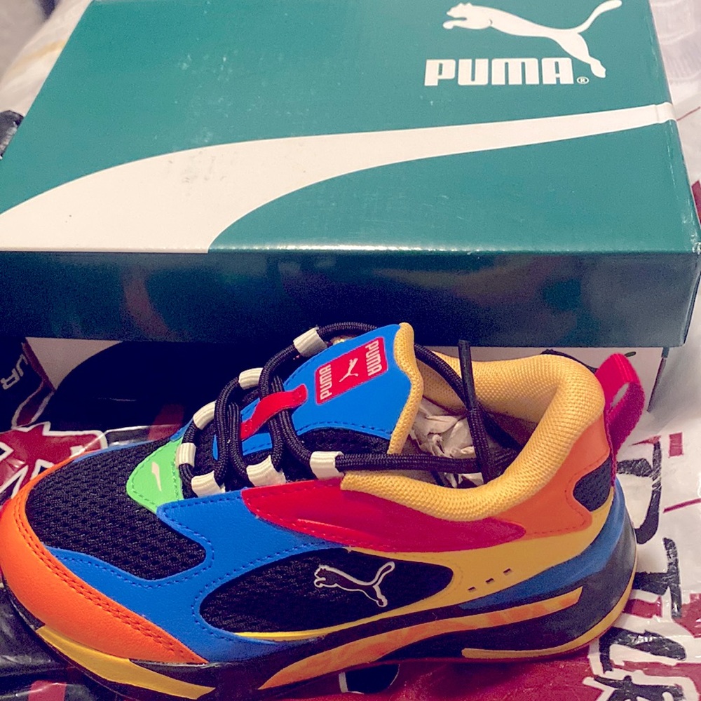 Fly and colorful - matching shoes! May sell mine too
